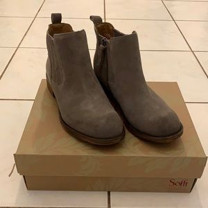 Sofft Brandi Grey Suede ankle booties never worn